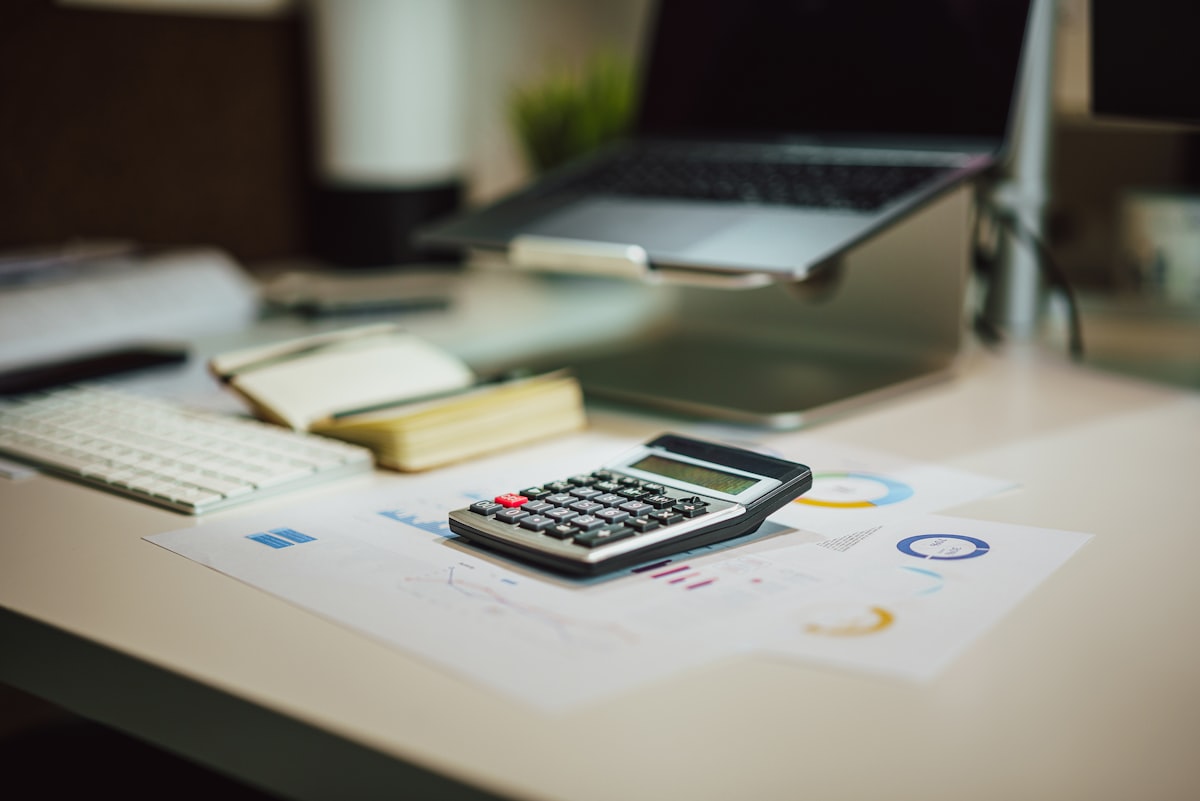 Calculadora e relatórios usados no cálculo de margem e custo de canal do e-commerce