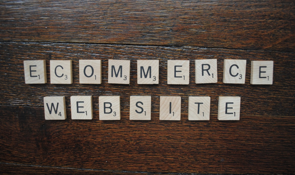 Página de produto de e-commerce com descrição própria e dados estruturados